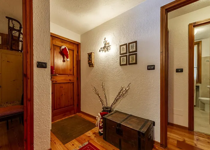 Maison Simone - Wifi, Parcheggio E Vista Montagna - Cour 0092 דירה קורמאיור